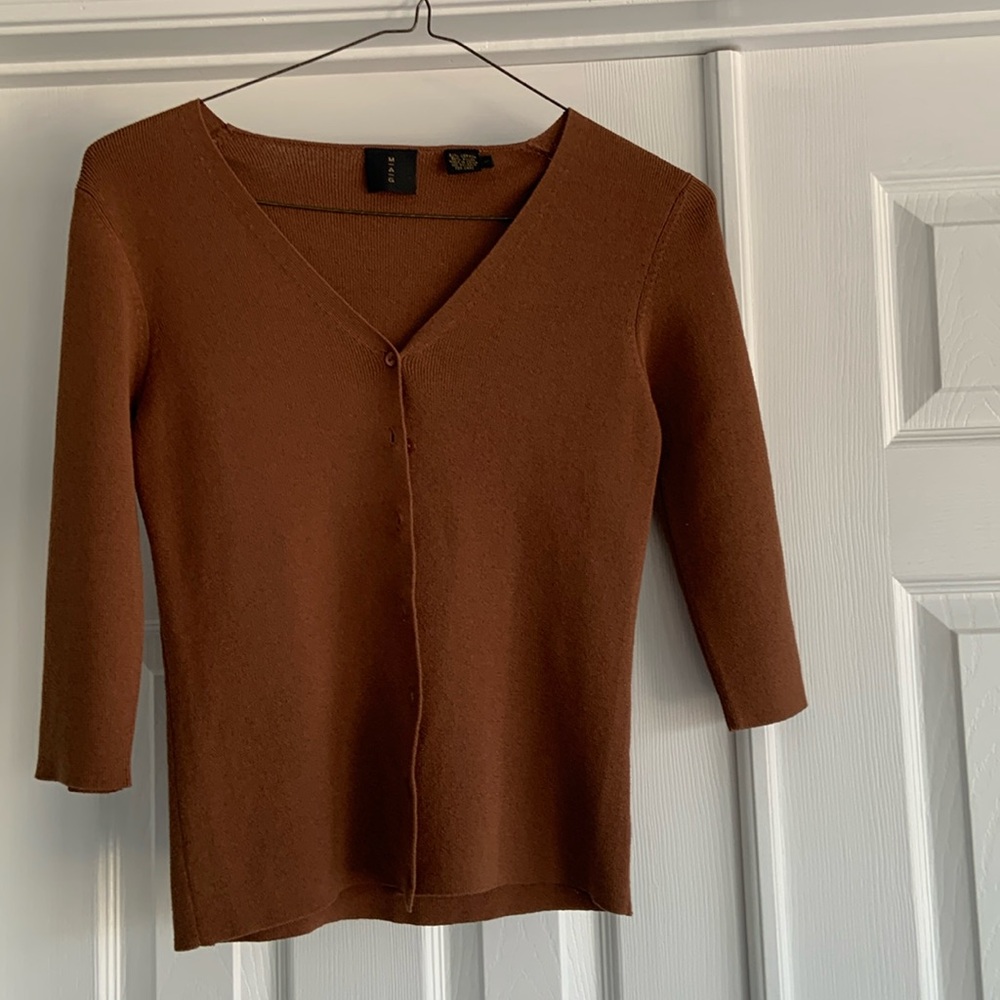M A G button down sweater size small